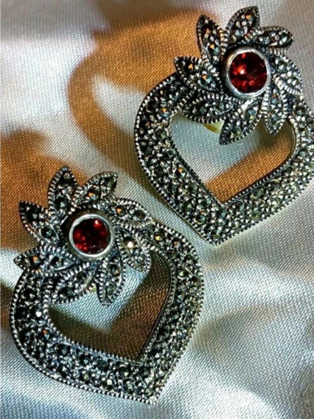 🎯🎯BOGOHO🎯🎯925 Sterling Silver Marcasite Garnet Door Knocker Style Post Earrings